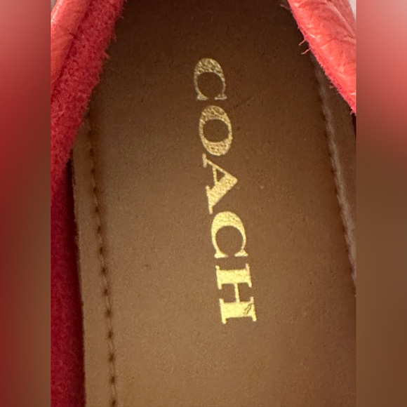 Authentic Coach Vintage Women's Coral Leather Loafers with Gold Detail! 8.5 Med - Picture 3 of 7